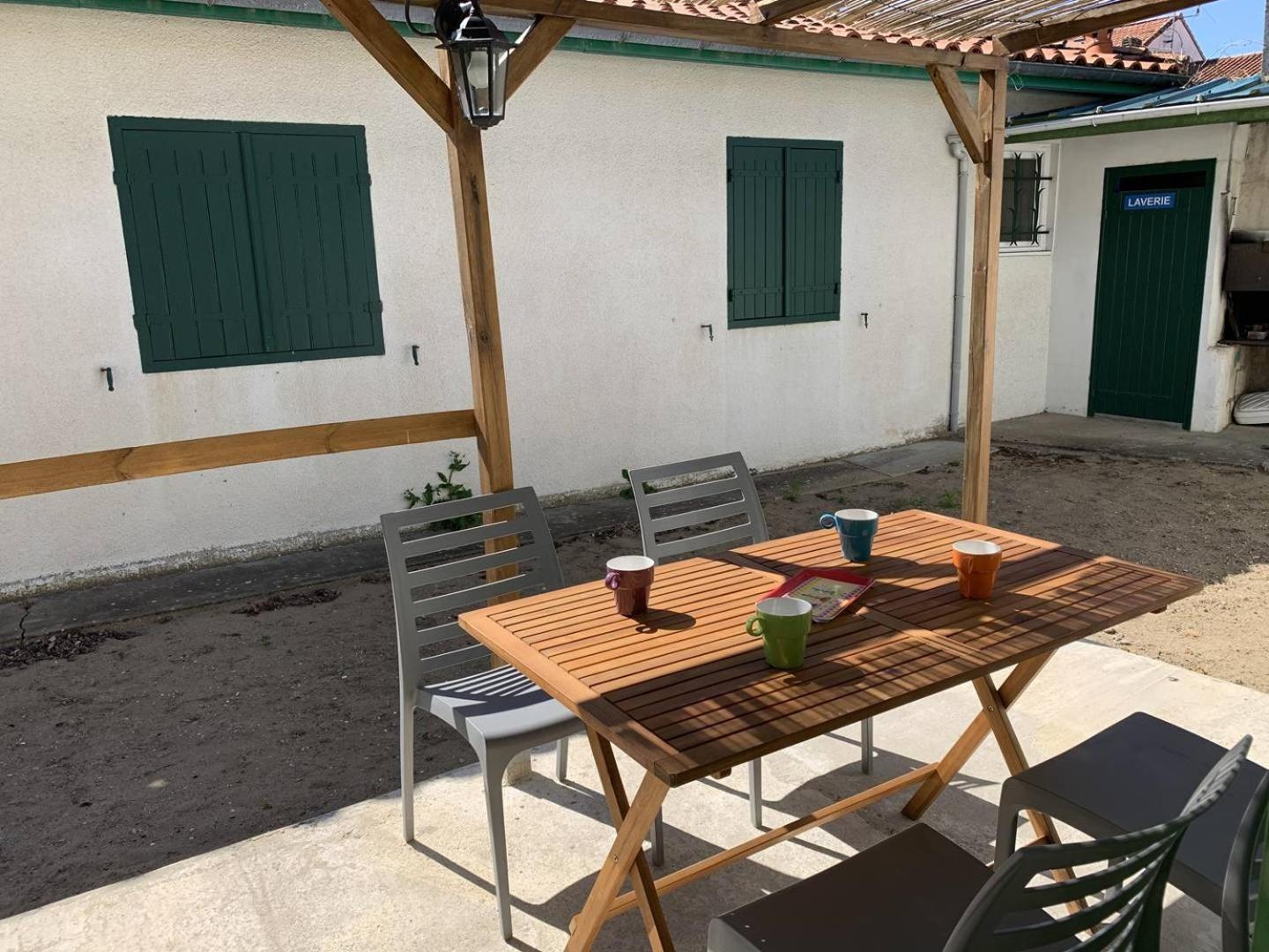 St Georges De Didonne - Agreable Petite Maison Avec Cour - 1 Chambre Saint-Georges-de-Didonne ภายนอก รูปภาพ