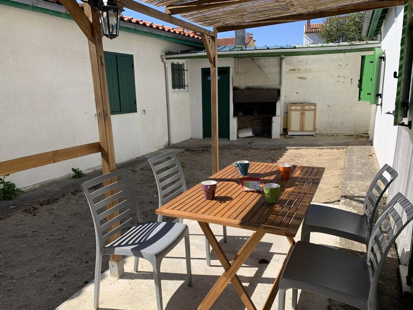 St Georges De Didonne - Agreable Petite Maison Avec Cour - 1 Chambre Saint-Georges-de-Didonne ภายนอก รูปภาพ