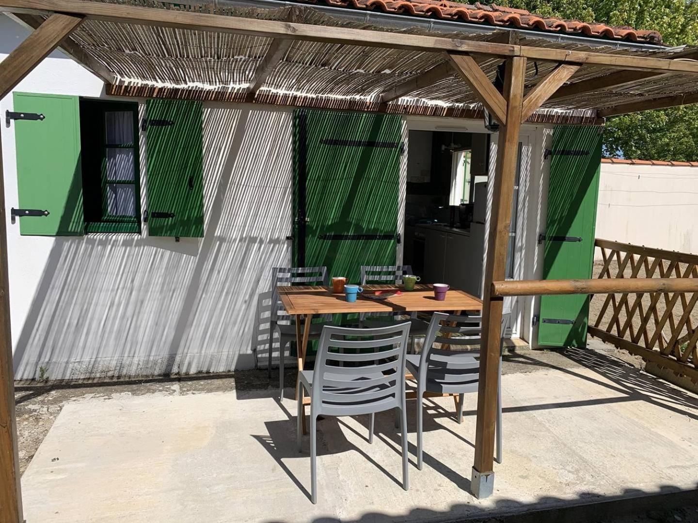 St Georges De Didonne - Agreable Petite Maison Avec Cour - 1 Chambre Saint-Georges-de-Didonne ภายนอก รูปภาพ
